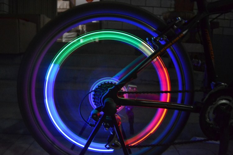 7 colors auto change Car / Bike / Bicycle Tyre Wheel Spoke Valve Cap LED Neon Light